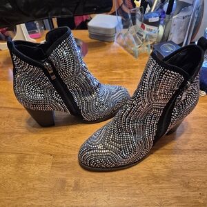 NEW ANKLE BOOTIES / SIZE 7 🌈